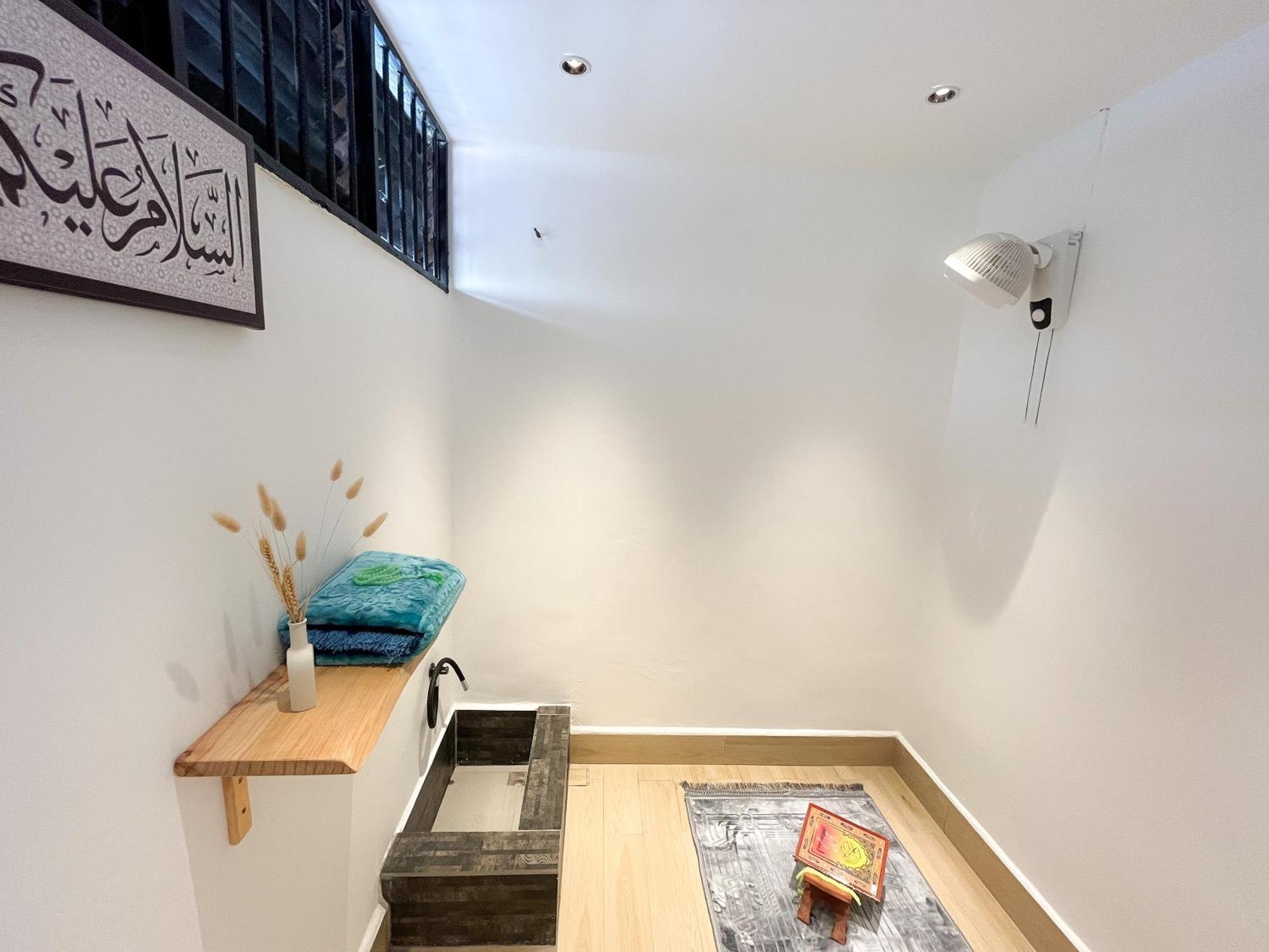 Sleep Box Penang Hotell George Town Exteriör bild