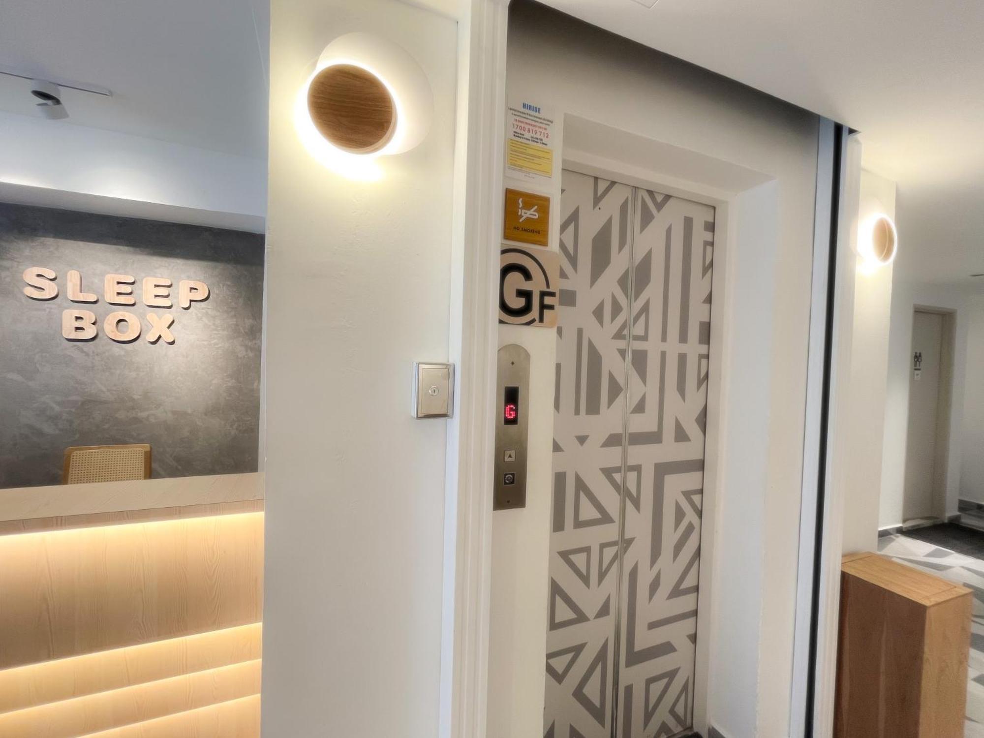 Sleep Box Penang Hotell George Town Exteriör bild